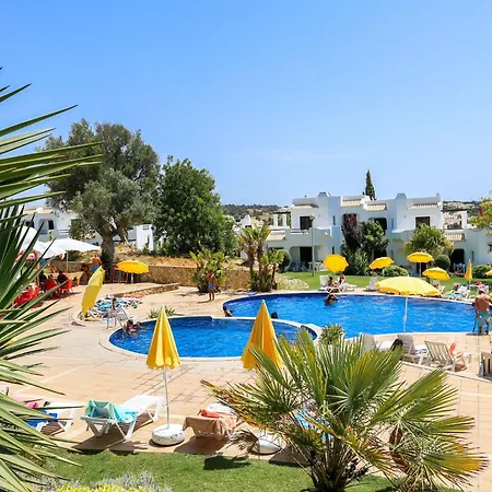 Apartment Luxury 3 Bedroom Apartment, Pool Garden Views Albufeira