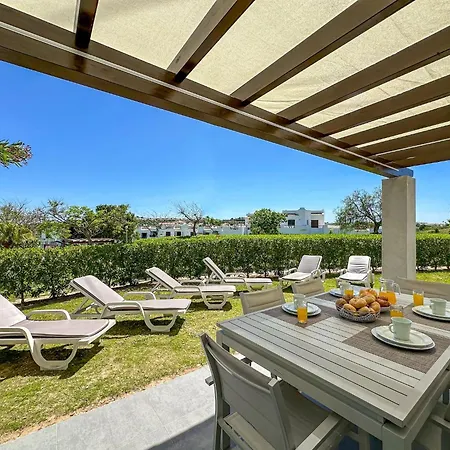 Apartment Luxury 3 Bedroom Apartment, Pool Garden Views Albufeira