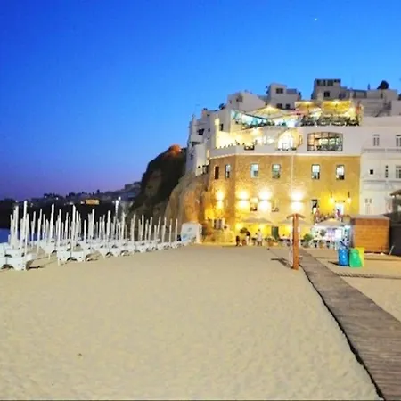 Luxury 3 Bedroom Apartment, Pool Garden Views Albufeira